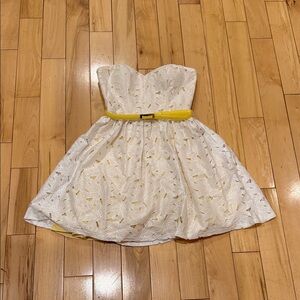 Jodi Kristopher White and Yellow Lace Dress with Belt